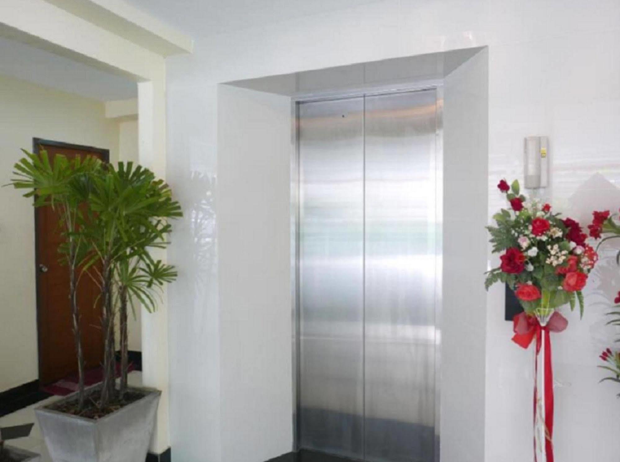 Nrv Place Apart Hotel Bangkok Exterior photo
